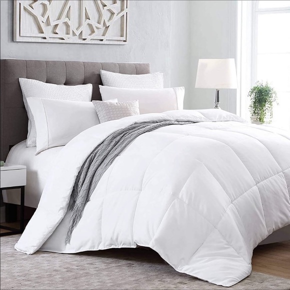 KING Down Alternative Quilted NEW - Picture 1 of 5